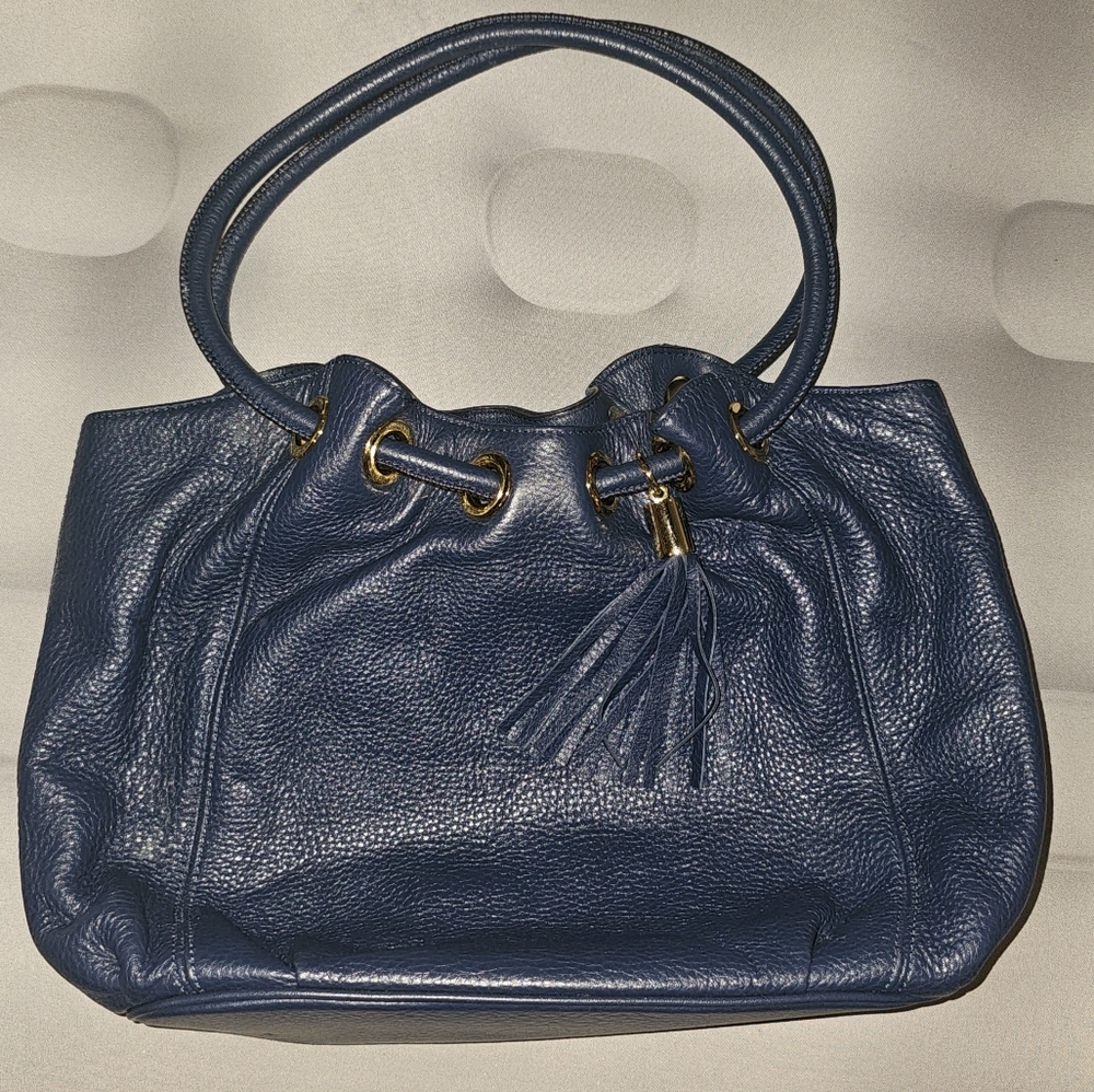 Elegant Michael Kors Leather Purse